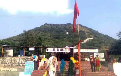 ઇંધણા વીણવા ગઇ’તી મોરી સૈયર
