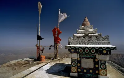 ઊંચો ગઢ ગિરનાર