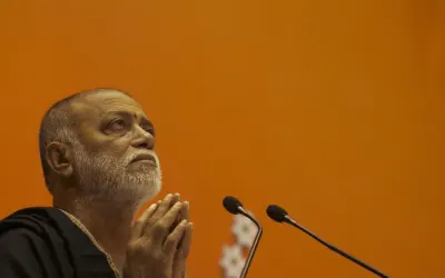 રામ કથાકાર – મોરારીબાપુ