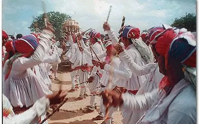 હાલો ને આપણા મલકમાં