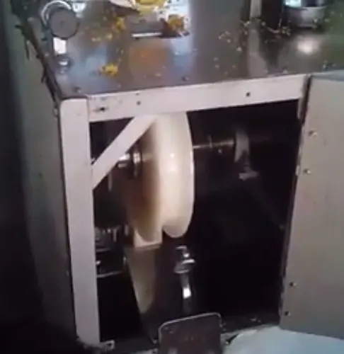 Ladoo Making Machine in Bagdana  – Bapa Sitaram (બગદાણામાં લાડુ બનાવવાનું મશીન )